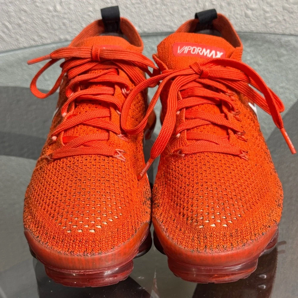 Nike Air VaporMax Flyknit 2 Sneakers
Size 8 USWomen's - Picture 1 of 10